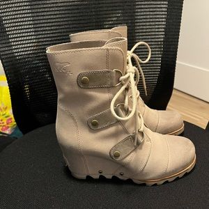 Sorel Joan of Arctic tie wedges - excellent condition